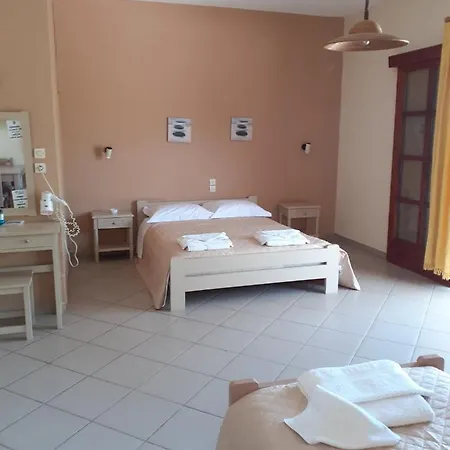 Mandaniki Apartment *